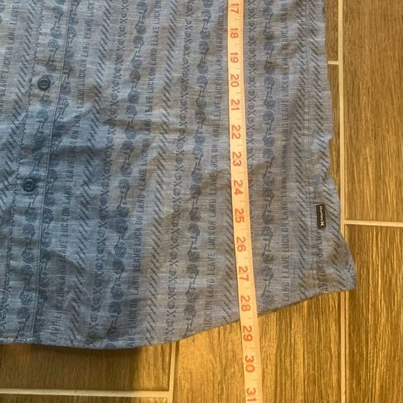 Hurley Button Down Shirt Mens Large Blue Skulls Roses - Picture 3 of 7